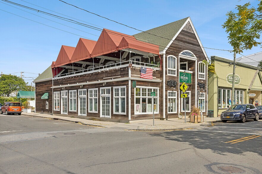 48 Front St, Greenport, NY à vendre - Photo du bâtiment - Image 1 de 15