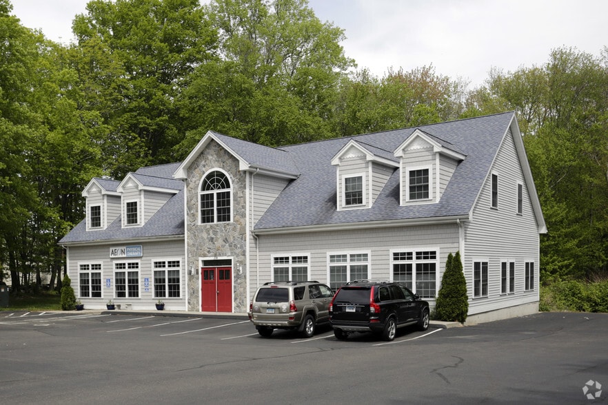 238 Monroe Tpke, Monroe, CT à louer - Photo du bâtiment - Image 2 de 27