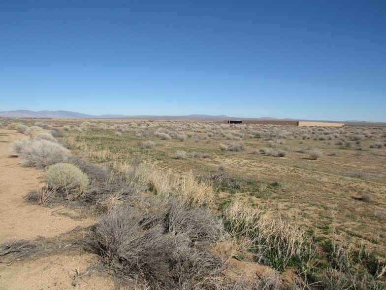 216-093-07-00-2 Orville Wright Ct, California City, CA for sale - Building Photo - Image 2 of 6