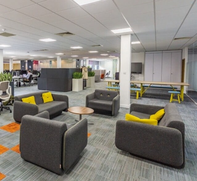 2-4 Princes Way, Solihull for sale - Interior Photo - Image 3 of 7