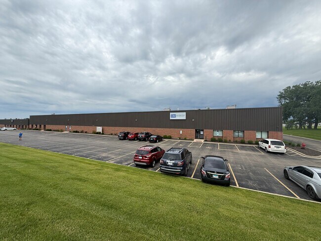Plus de détails pour 126 Kirkland Cir, Oswego, IL - Industriel à louer