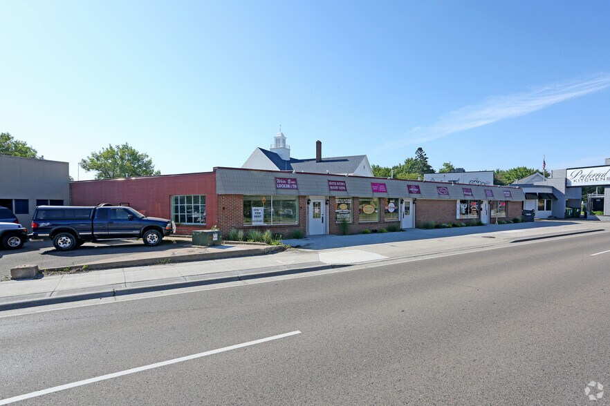4711-4723 Clark Ave, White Bear Lake, MN à louer - Photo du bâtiment - Image 3 de 5