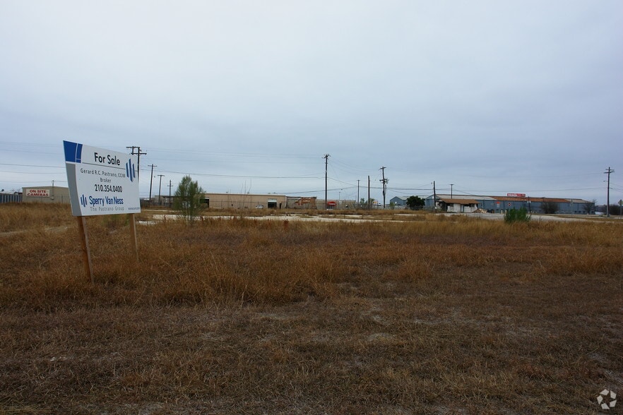S I-35 Fwy, San Marcos, TX for sale - Building Photo - Image 2 of 8