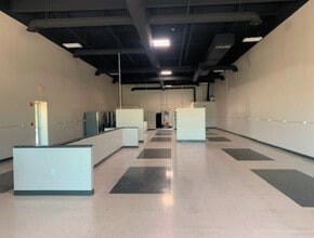 1275 Randall Rd, Crystal Lake, IL à louer Photo intérieure- Image 2 de 2