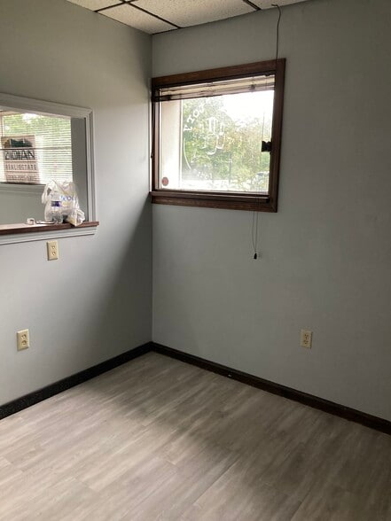 1749 S Raccoon Rd, Youngstown, OH for lease - Building Photo - Image 3 of 8