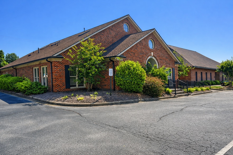 219 Le Phillip Ct, Concord, NC for lease - Building Photo - Image 2 of 30