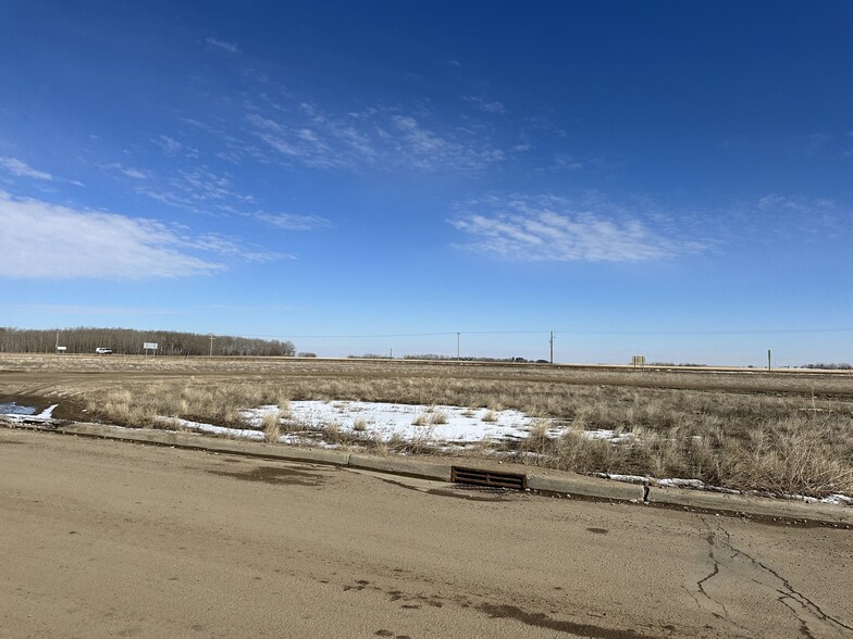 1501 30 St, Wainwright, AB for sale - Building Photo - Image 3 of 8