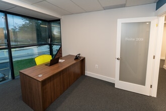 230 Sugartown Rd, Wayne, PA for lease Interior Photo- Image 1 of 1