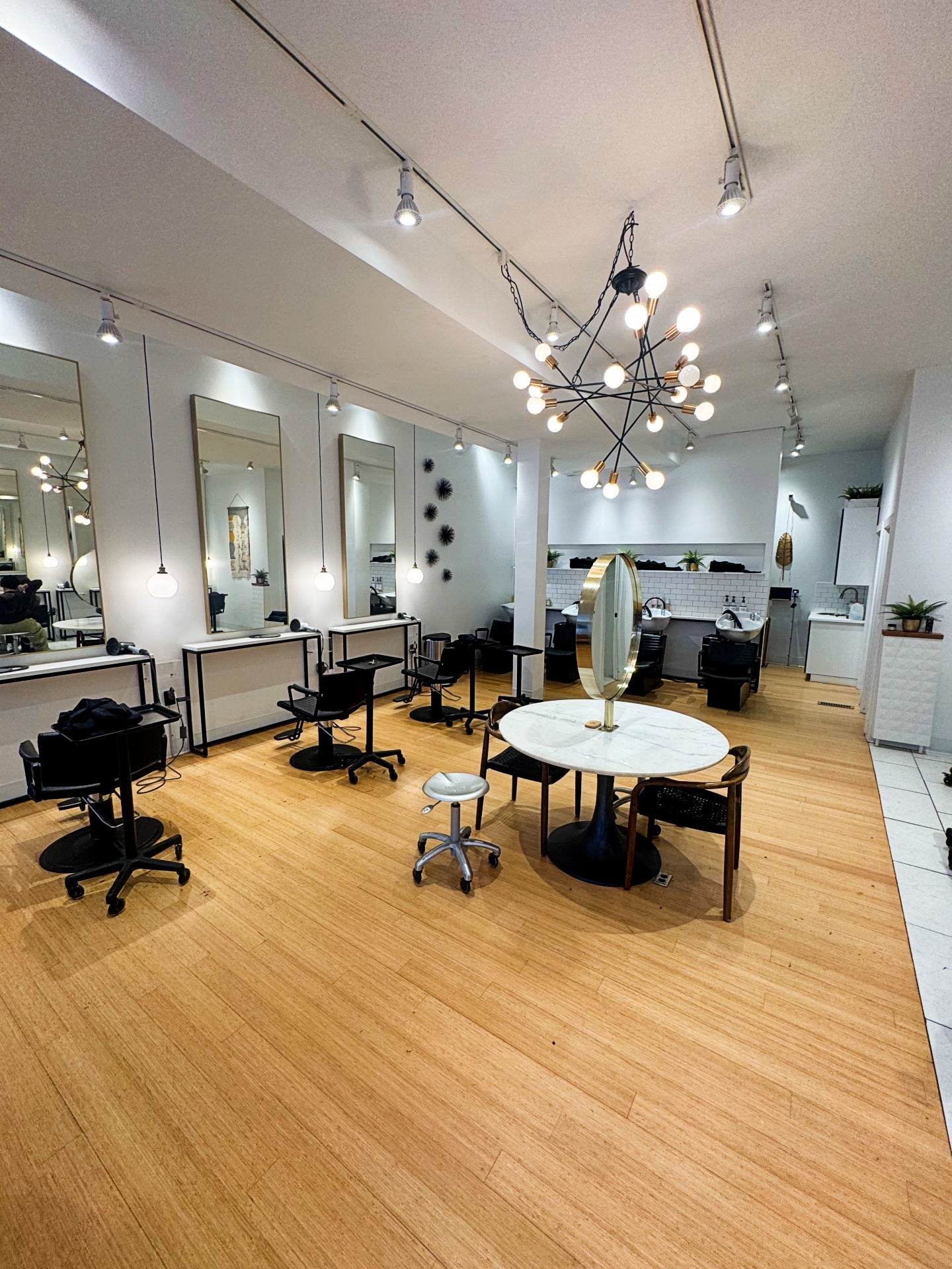 1221 N High St, Columbus, OH à louer Photo intérieure- Image 1 de 3