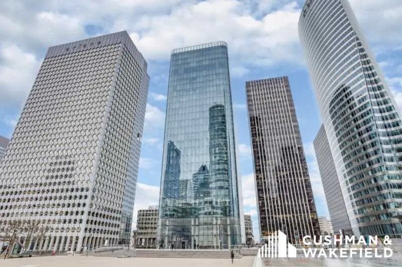 77 Esplanade Du Général De Gaulle, Puteaux à louer - Photo du bâtiment - Image 2 de 2