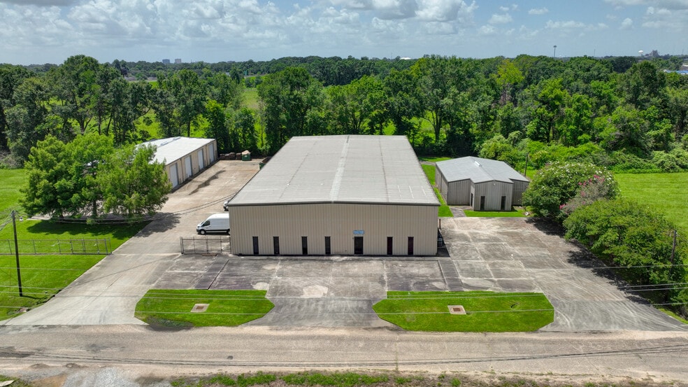 229 Distribution dr, Lafayette, LA for sale - Building Photo - Image 3 of 5