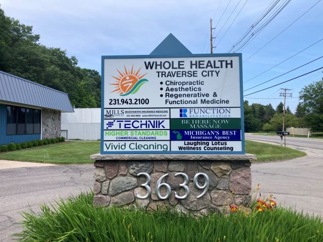 3639 Cass Rd, Traverse City, MI à vendre - Photo du bâtiment - Image 2 de 16