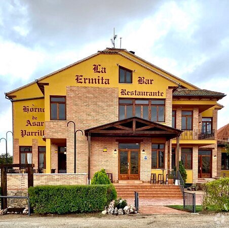 Retail in Trescasas, Segovia for sale Building Photo- Image 1 of 18