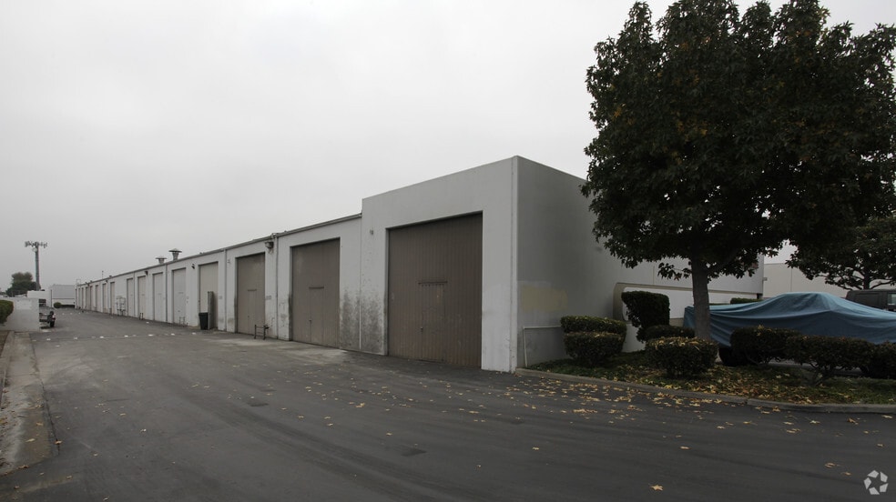 18300-18326 Ward St, Fountain Valley, CA for lease - Building Photo - Image 2 of 6