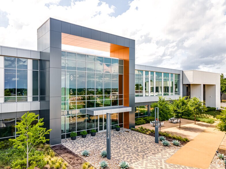 6600 Chase Oaks Blvd, Plano, TX à louer - Photo du bâtiment - Image 3 de 17