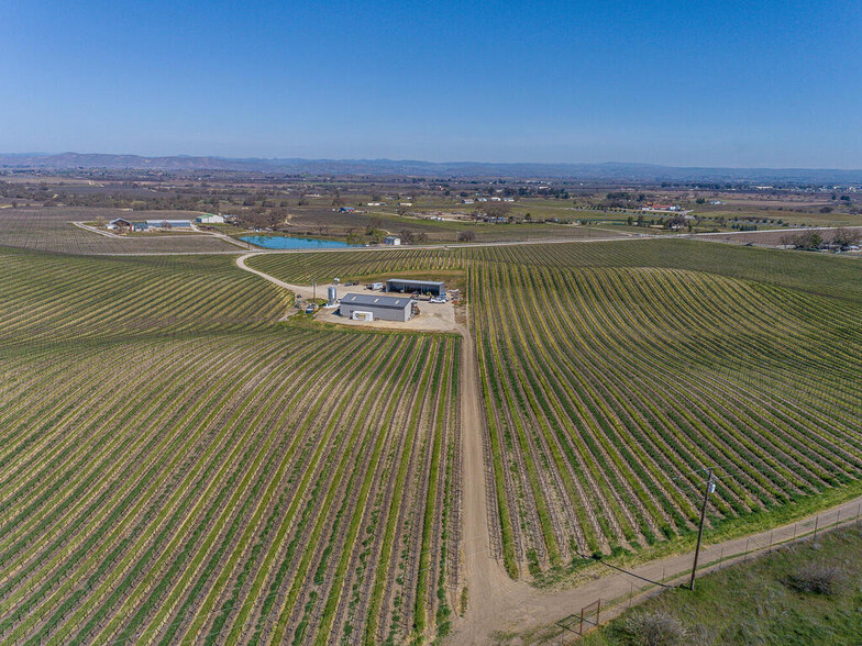 3925 Buena Vista, Paso Robles, CA for sale - Primary Photo - Image 1 of 18