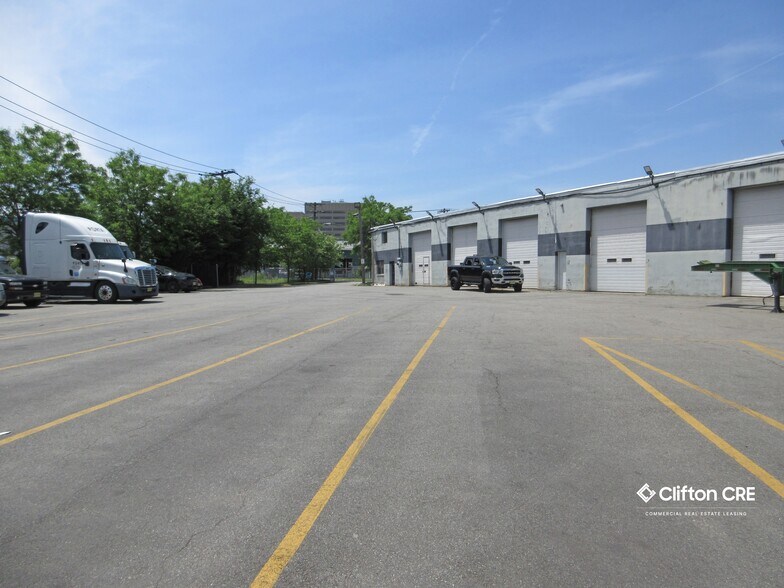 285 Highland Cross, Rutherford, NJ à vendre - Photo du bâtiment - Image 2 de 19