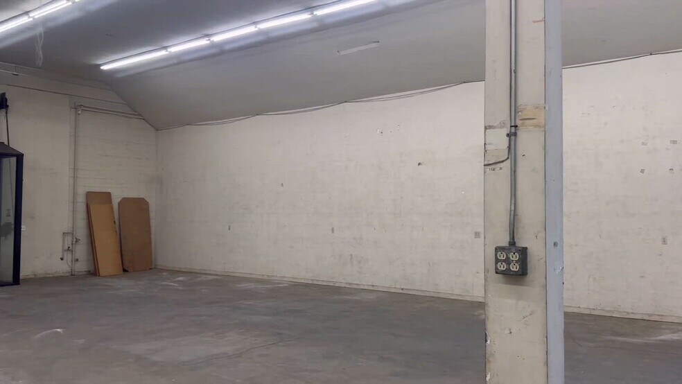 365-369 S Central Ave, Los Angeles, CA à louer - Vidéo sur l’inscription commerciale - Image 2 de 11