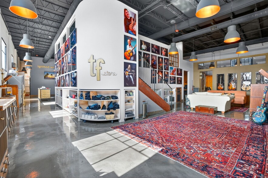 2500 Emerson Ave S, Saint Petersburg, FL for sale - Building Photo - Image 3 of 73