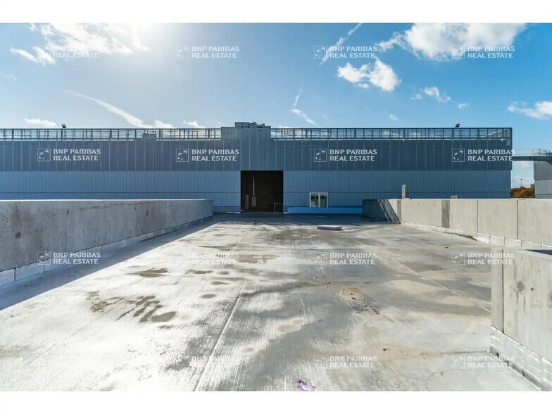 Flex in Vitry-sur-Seine for lease - Building Photo - Image 3 of 28
