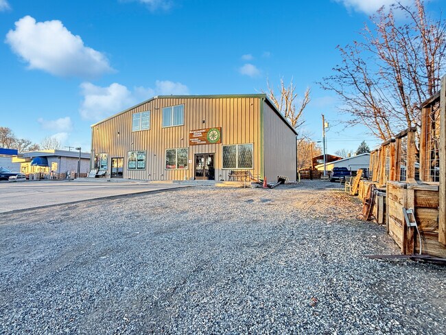 Plus de détails pour 350-352 E Bridge St, Hotchkiss, CO - Bureau à vendre