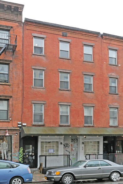 66 Greenpoint Ave, Brooklyn, NY à vendre - Photo du bâtiment - Image 2 de 20