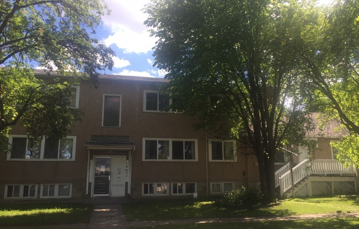 10651 108 Ave, Edmonton, AB for sale Primary Photo- Image 1 of 1