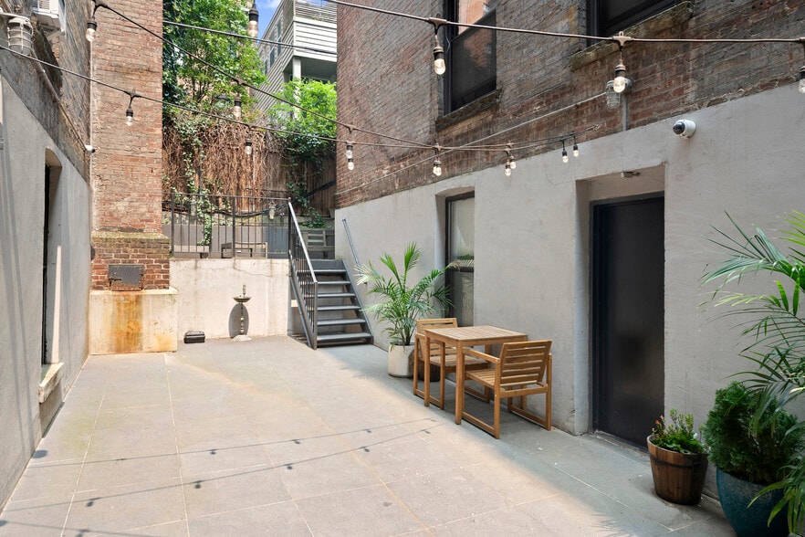 409-413 E 84th St, New York, NY for sale - Building Photo - Image 2 of 12