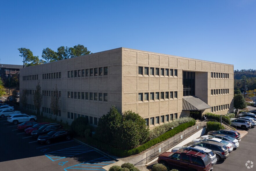 3125 Independence Dr, Birmingham, AL à louer - Photo du bâtiment - Image 1 de 4