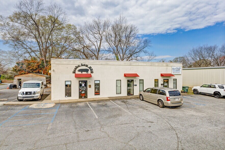 444 Hampton Ave, Pickens, SC à vendre - Photo du bâtiment - Image 1 de 27