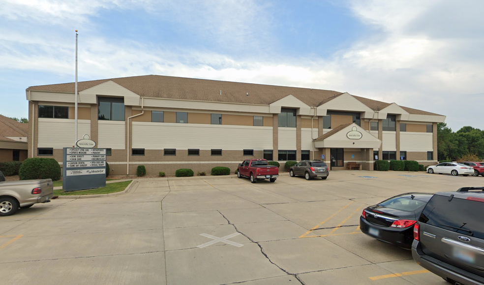 757 S State St, Fairmont, MN for lease - Building Photo - Image 1 of 4