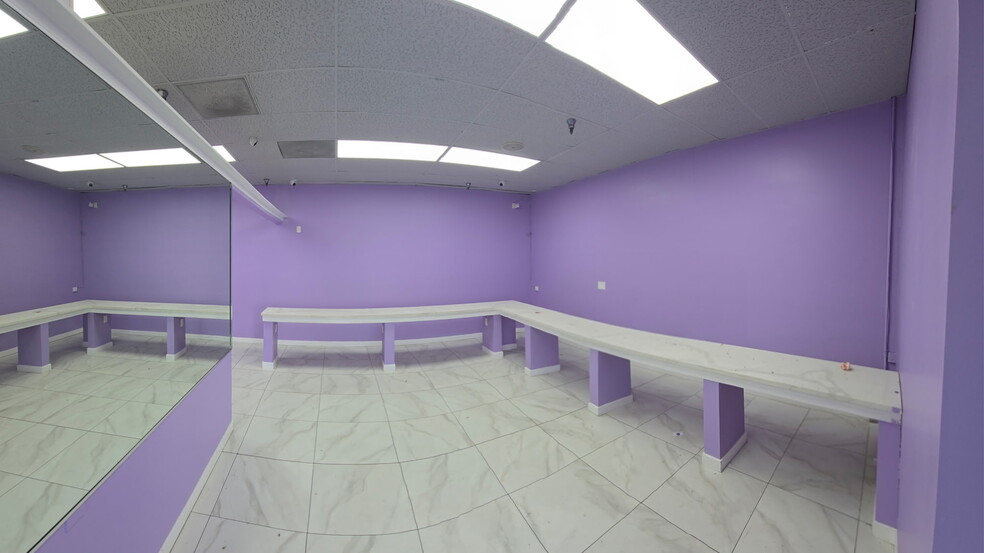 3500-3524 W Rosecrans Ave, Hawthorne, CA for lease - Building Photo - Image 3 of 5