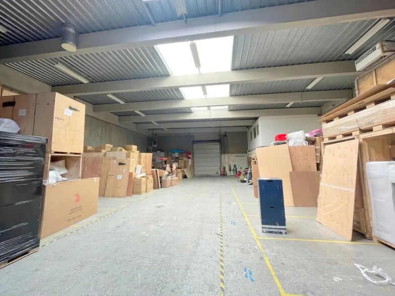 Flex in Argenteuil for lease - Interior Photo - Image 2 of 12