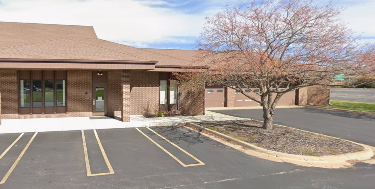 600 S Nicolet Rd, Appleton, WI for lease Primary Photo- Image 1 of 9