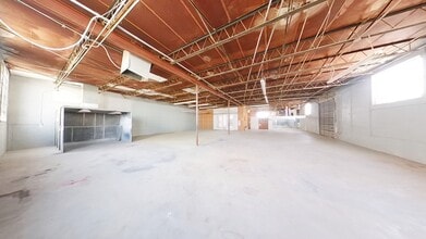 1015-1025 E 29th St, Hialeah, FL à louer Photo intérieure- Image 2 de 9