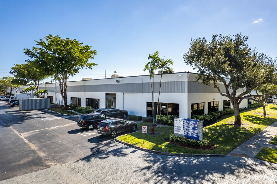 2000-2023 Corporate Dr, Boynton Beach, FL for lease - Primary Photo - Image 1 of 6