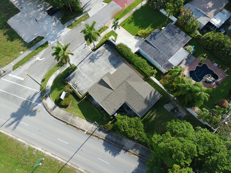 2718 Conroy Rd, West Palm Beach, FL for sale - Building Photo - Image 3 of 20