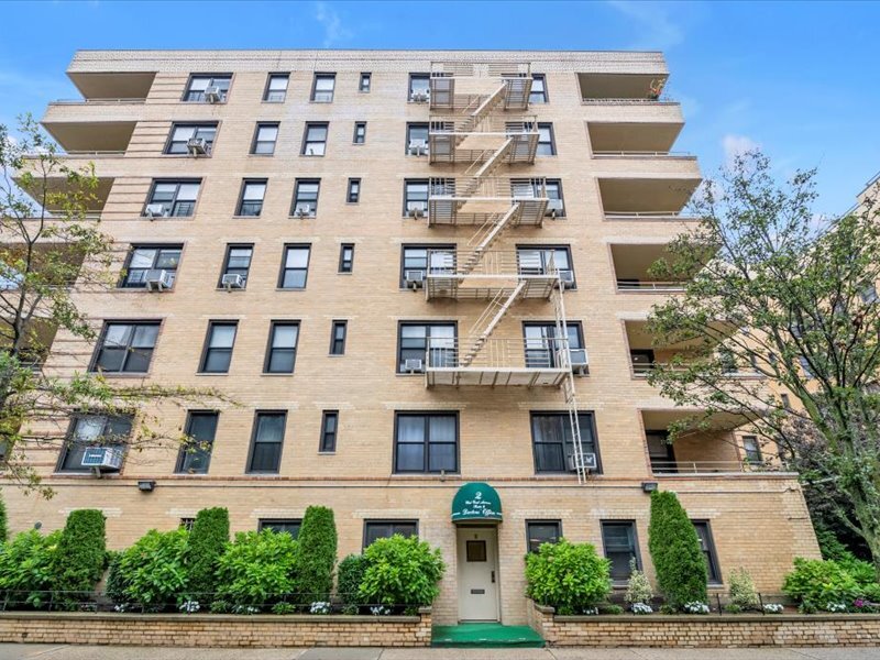 2 W End Ave, Brooklyn, NY for lease Interior Photo- Image 1 of 14