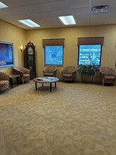 2000 Webber St, Sarasota, FL for lease Lobby- Image 1 of 7