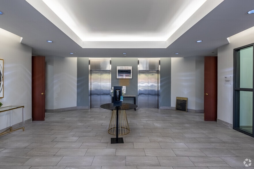 377 Riverside Dr, Franklin, TN for lease - Lobby - Image 2 of 4