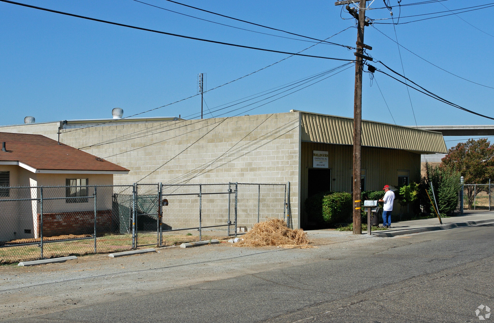 4574 E Clay Ave, Fresno, CA for sale Primary Photo- Image 1 of 5
