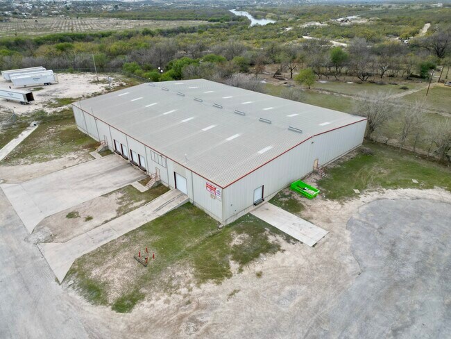 Plus de détails pour 100 Lupita Cir, Del Rio, TX - Industriel à louer