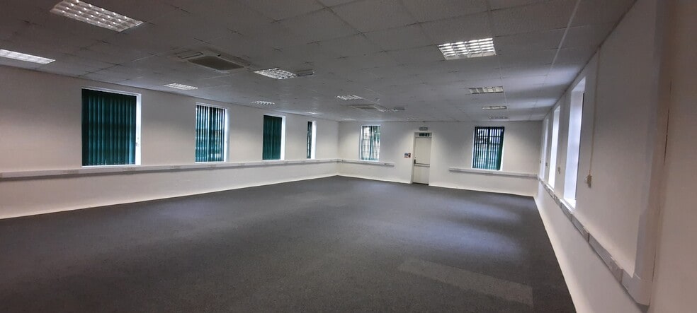 Hartlebury Trading Est, Hartlebury for lease - Interior Photo - Image 2 of 9