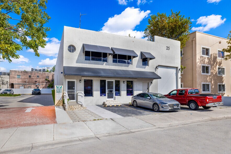 25 E 4th St, Hialeah, FL à louer - Photo du bâtiment - Image 2 de 72