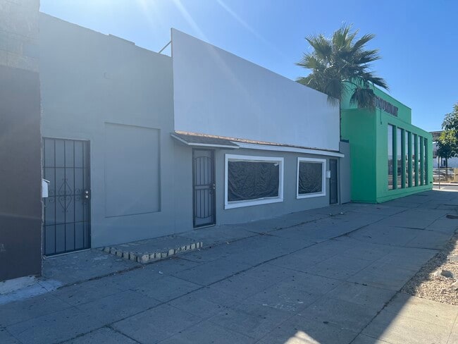 More details for 5725 Lankershim Blvd, North Hollywood, CA - Retail for Sale