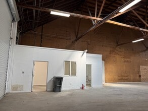 1385 Carroll Ave, San Francisco, CA for lease Interior Photo- Image 1 of 9