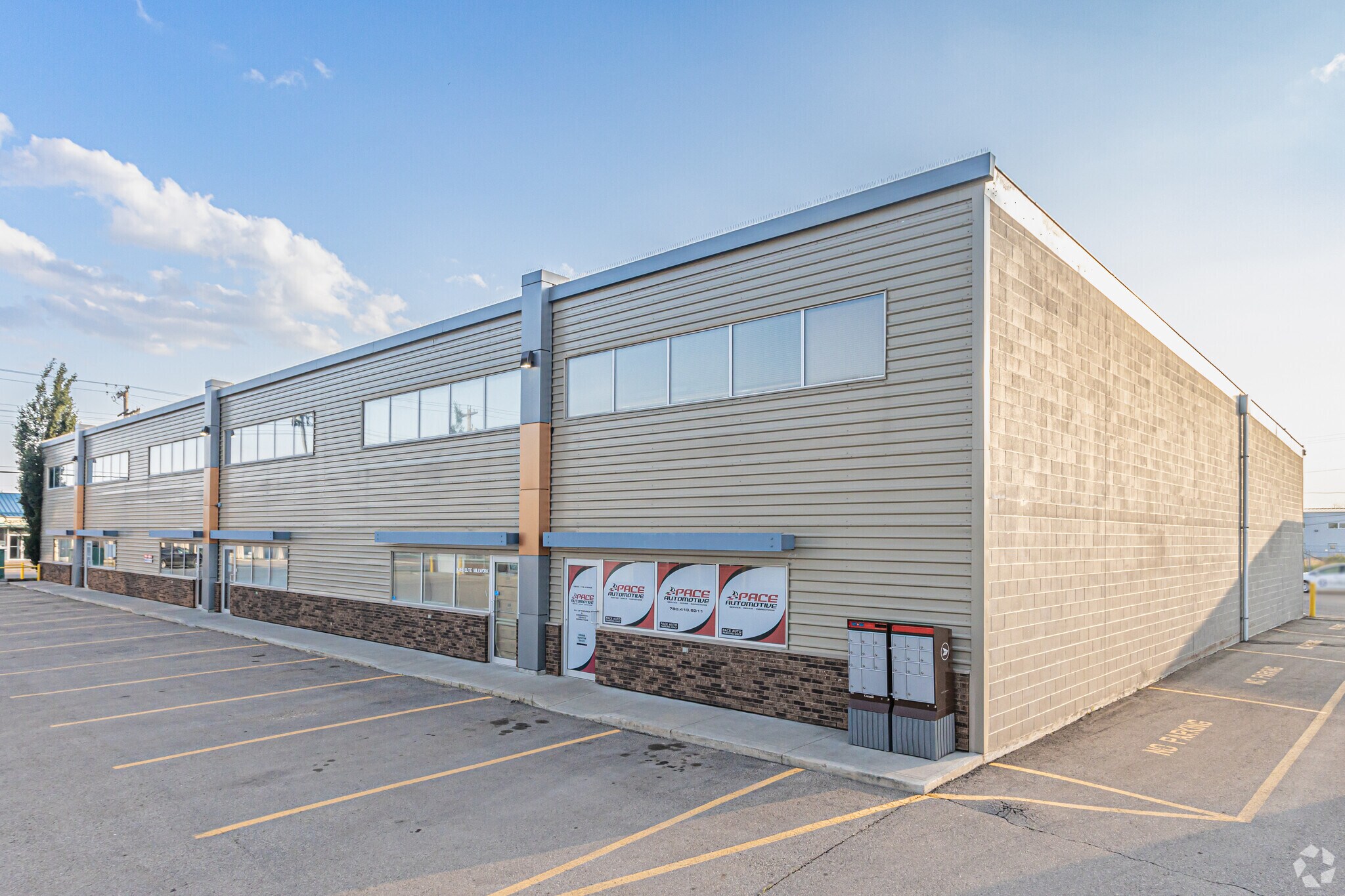 15612 112th Ave NW, Edmonton, AB for sale Primary Photo- Image 1 of 1