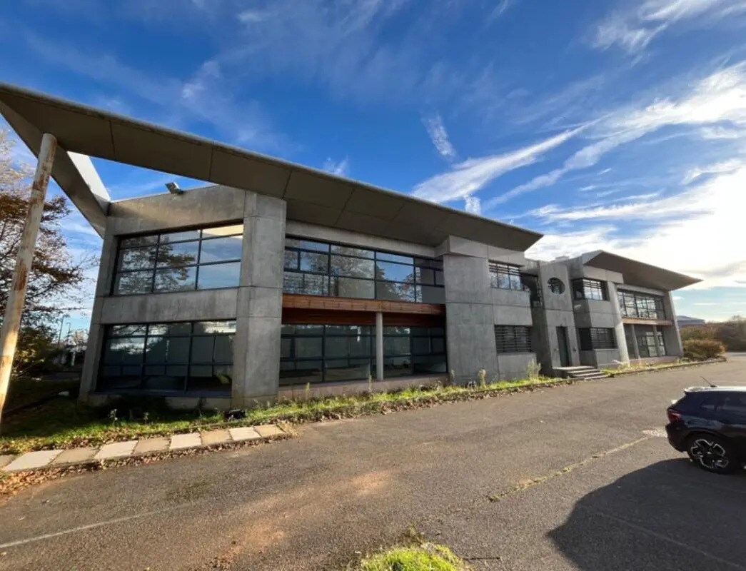 74 Rue Elisée Reclus, Décines-Charpieu for lease Building Photo- Image 1 of 20