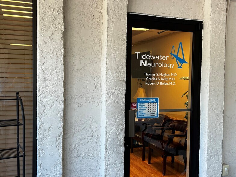 913 Bowman Rd, Mount Pleasant, SC à vendre - Photo du bâtiment - Image 2 de 10