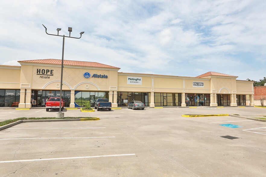 19786 Highway 105 W, Montgomery, TX à louer - Photo principale - Image 1 de 10